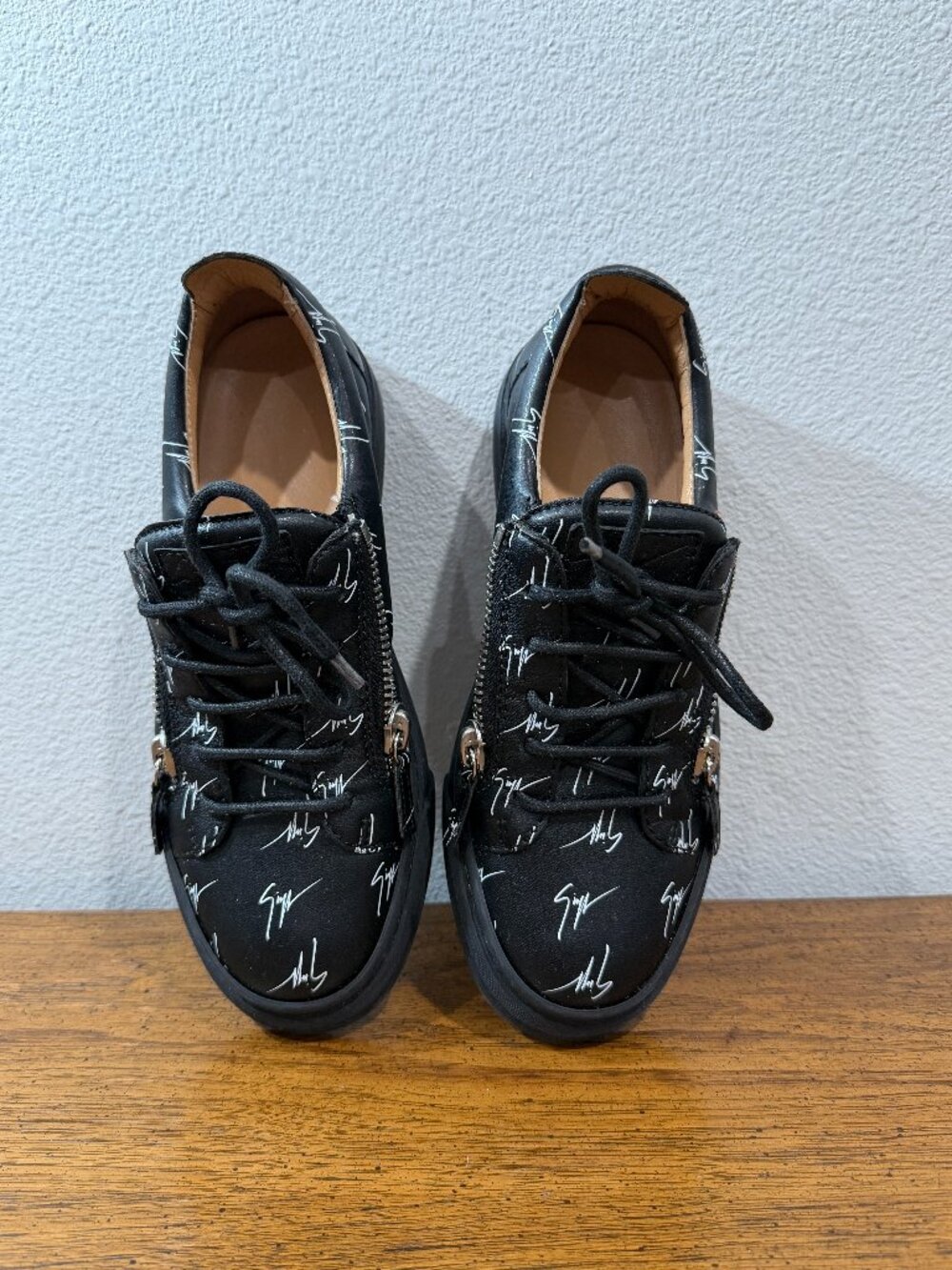 Giuseppe Zanotti Signature Print Low Top Sneakers Size 39 Black White Designer